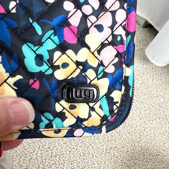 Lug Cosmetic Case NWOT - Picture 3 of 4